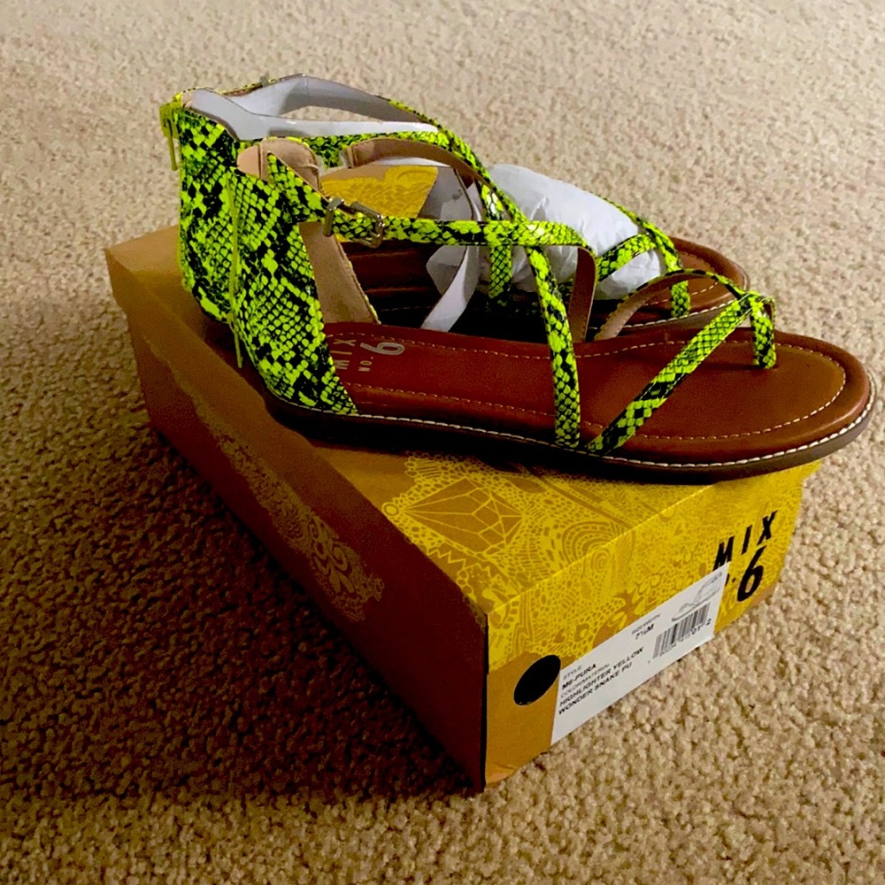 NEW Cute Sandals